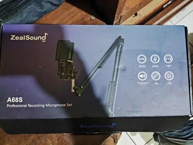 Microfone RGB + tripé + braço articulado