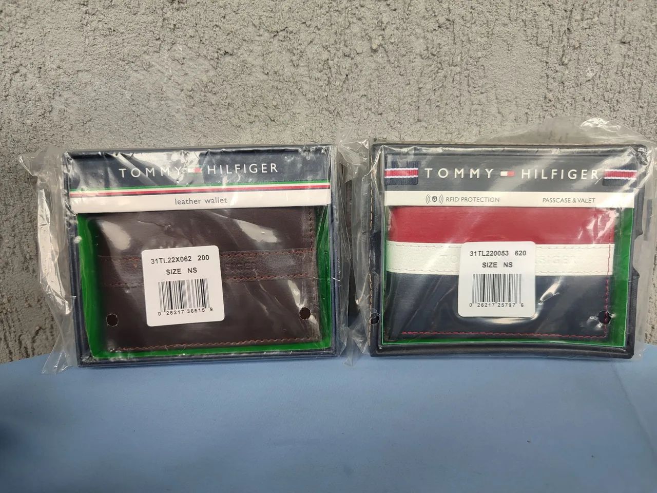 Carteira Tommy Hilfiger - Couro - Nova