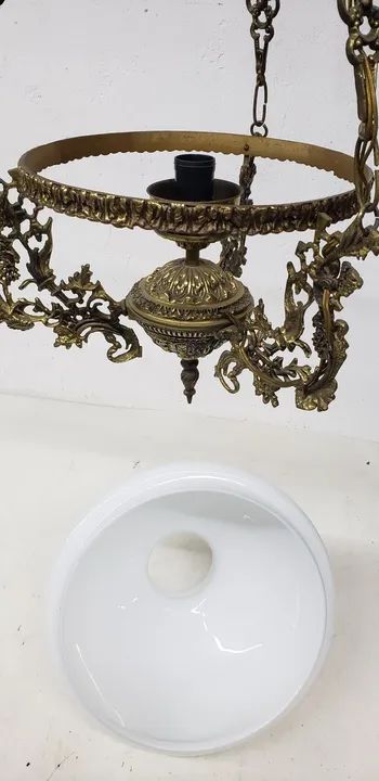 Lustre bronze opalina branca antigo  - Foto 6