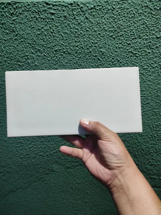 Piso de cerâmica branco