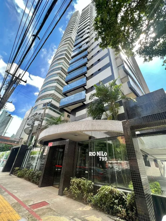 Lindo apto à venda no Ed. Rio Nilo, 3 suítes, 147m², 2 vagas soltas