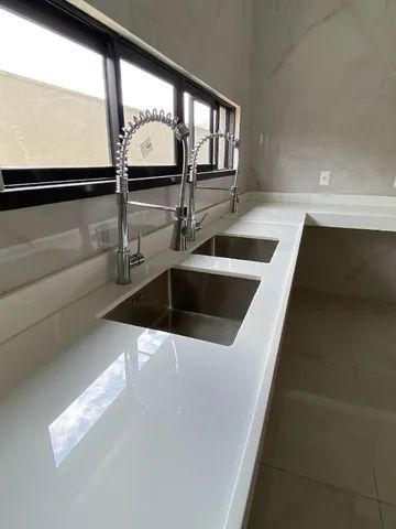 Casa com 4 suites - 257m² - Eusebio