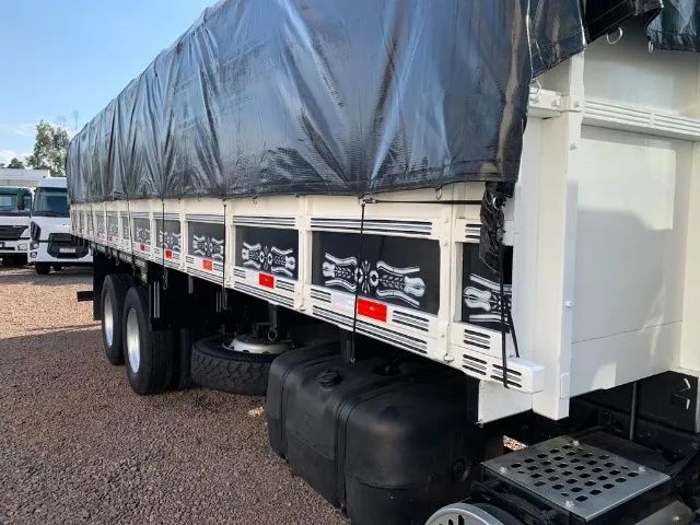 Vw 24220 Worker carroceria granel ano 2011 316700Km R$ 285.000,00av - Foto 5