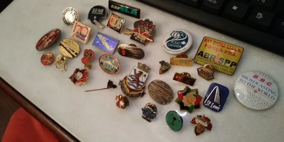 Broches antigos coleção.28 peças raras diversas - Foto 2