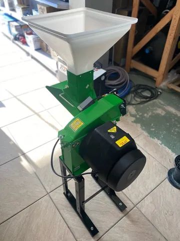 Forrageira Triturador Motor 2CV C/ Pneiras - Trapp (Novo) - Foto 4