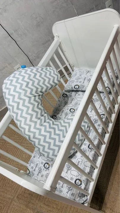 Mini berço + almofada de amamentação + capas de colchão - Foto 3