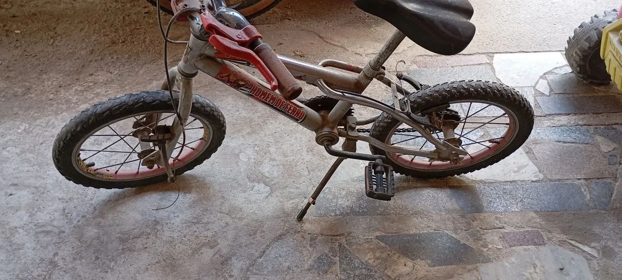 OFERTA IMPERDÍVEL!!! Bicicleta infantil aro 16 