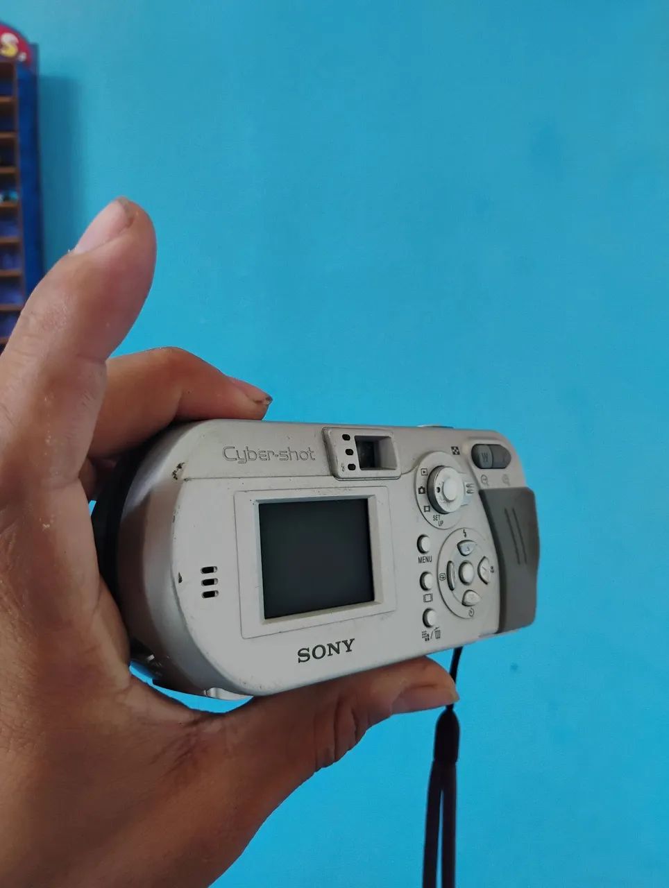 Câmera Digital Sony Cyber-shot 3.2MP P72 - Câmeras e Filmadoras