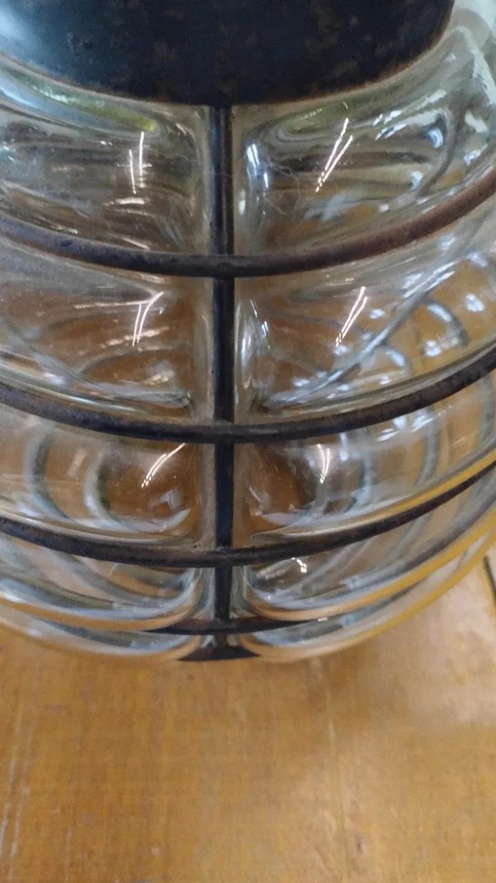 Antigo Lustre Em Ferro Vidro Soprado - Foto 6