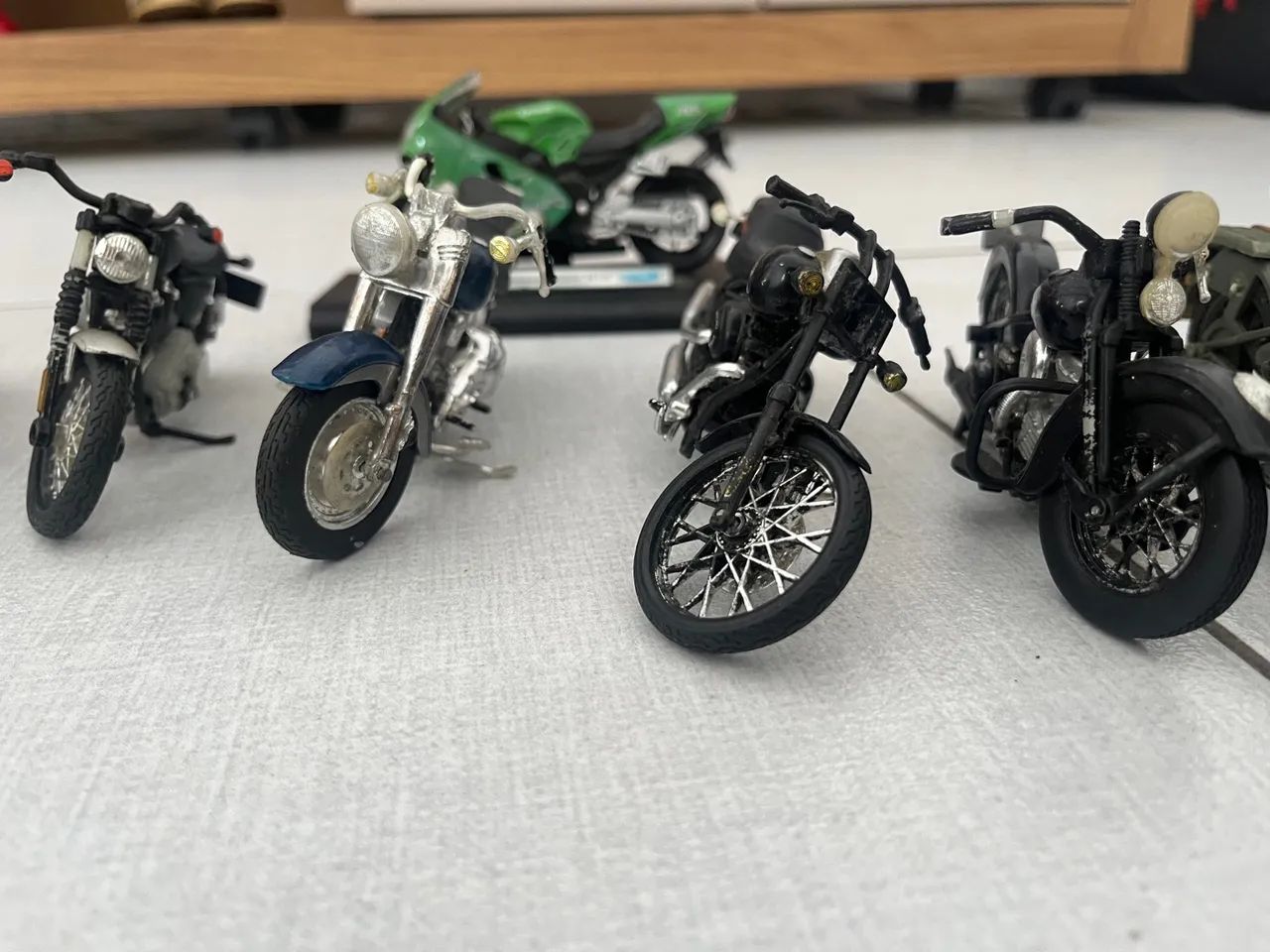 Coleção de Motos em Miniatura maisto + Kawasaki ninja de colecionador  - Foto 4