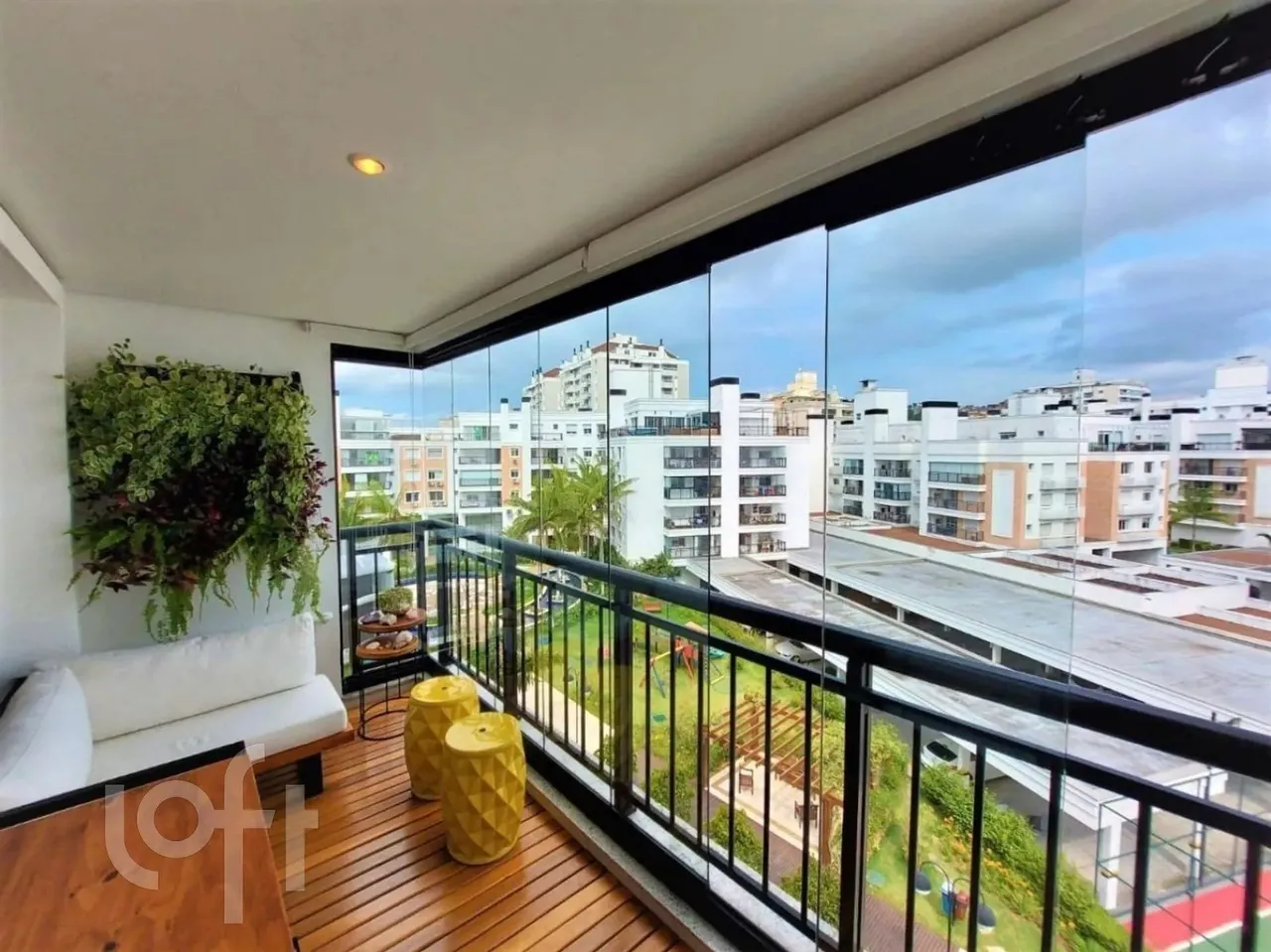 Apartamento à venda em Abraão com 86 m², 2 quartos