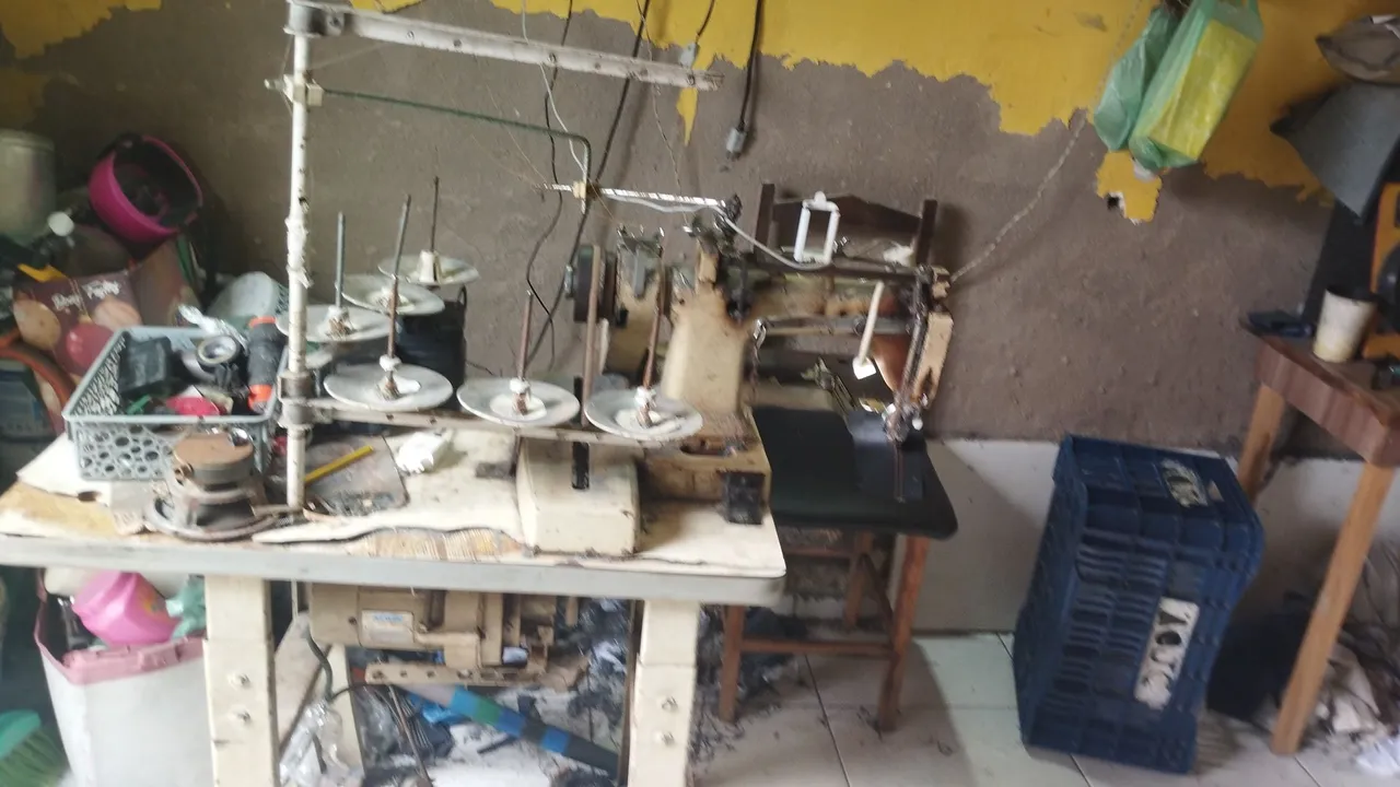 Máquina de Costura Industrial Usada