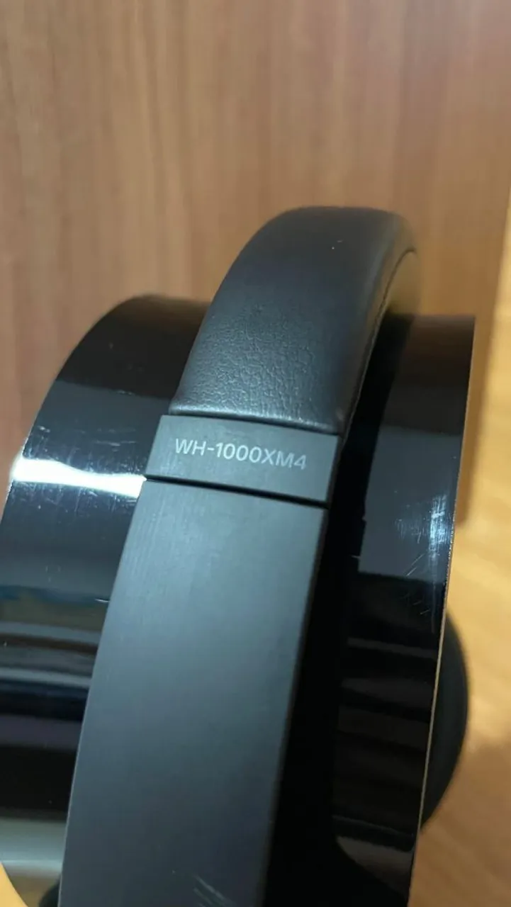 Fone Headphones Sony WH-1000XM4 - Sem Fio e Cancelamento de Ruído