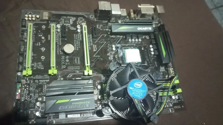 placa mãe gaming b8 gigabite mais processador i5 6º geração - Foto 2