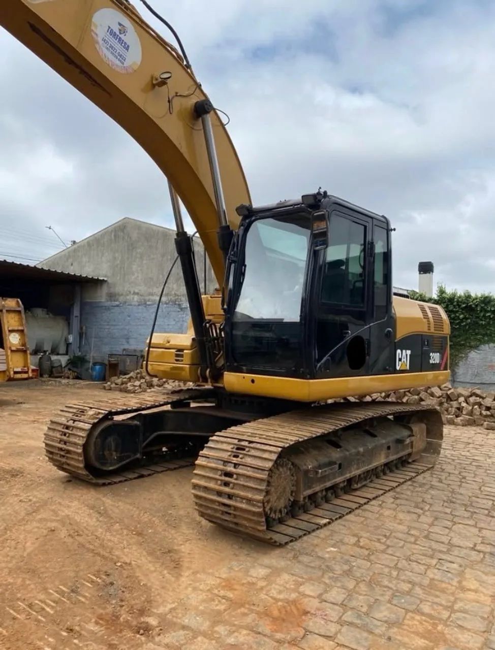 ESCAVADEIRA CATERPILLAR - ENTRADA DE 21MIL COM PARCELAS  - Foto 2