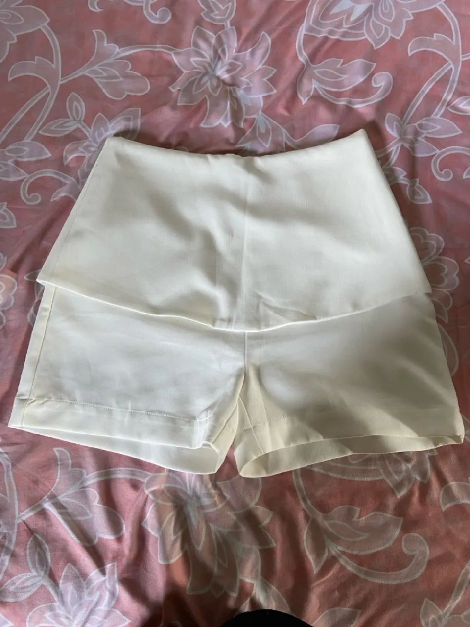 Short branco