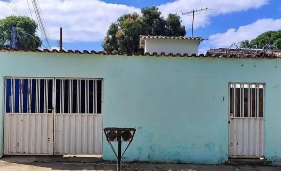 Casa a venda na cidade ocidental 