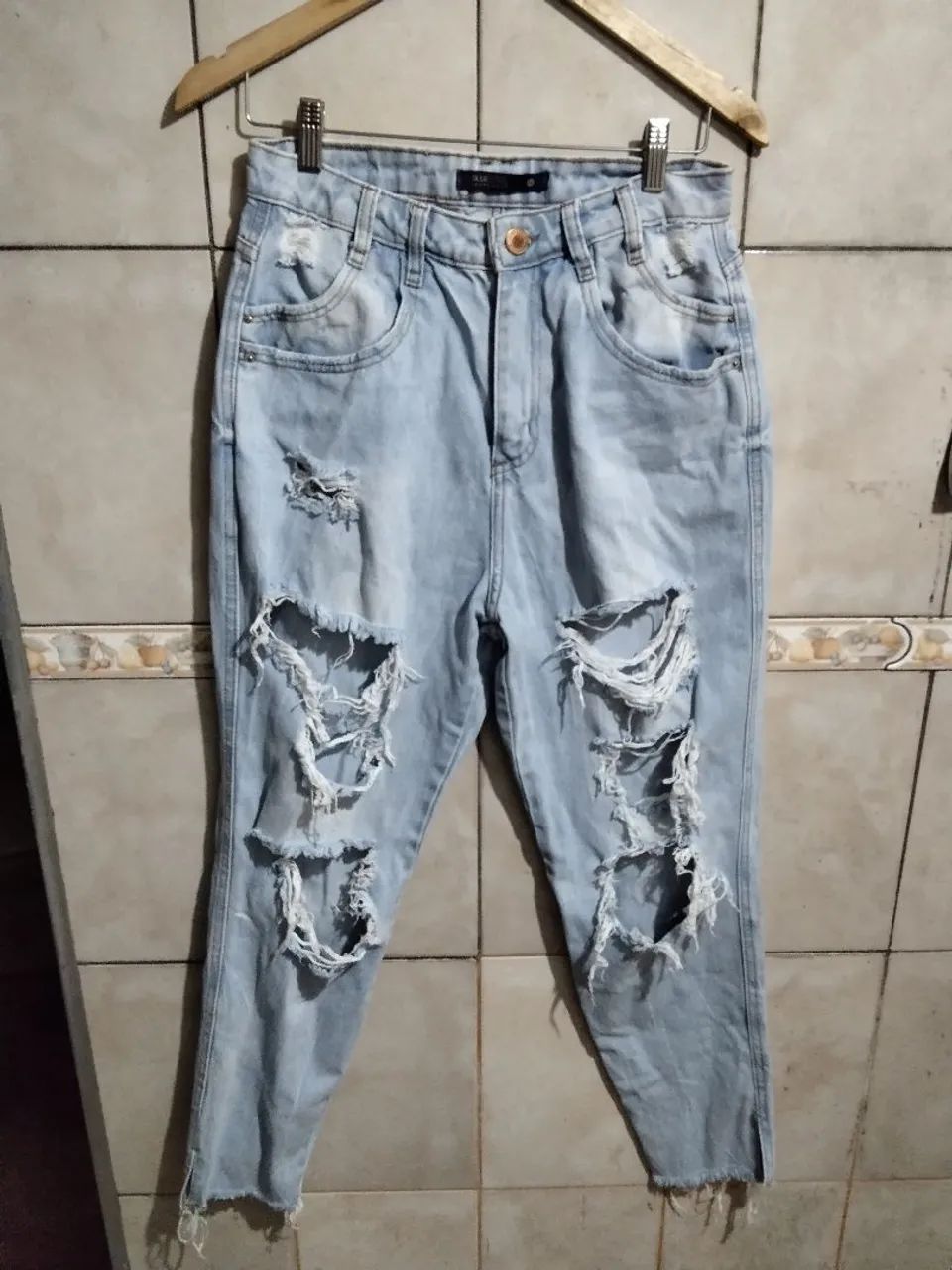 Calça Jeans Destroyed - Estilo e Conforto feminina 