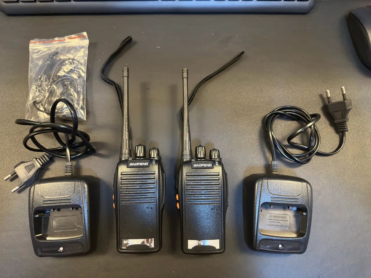 Par de Rádios Comunicadores Segurança Baofeng BF-777S + Fones de Ouvido - NOVO - Foto 2