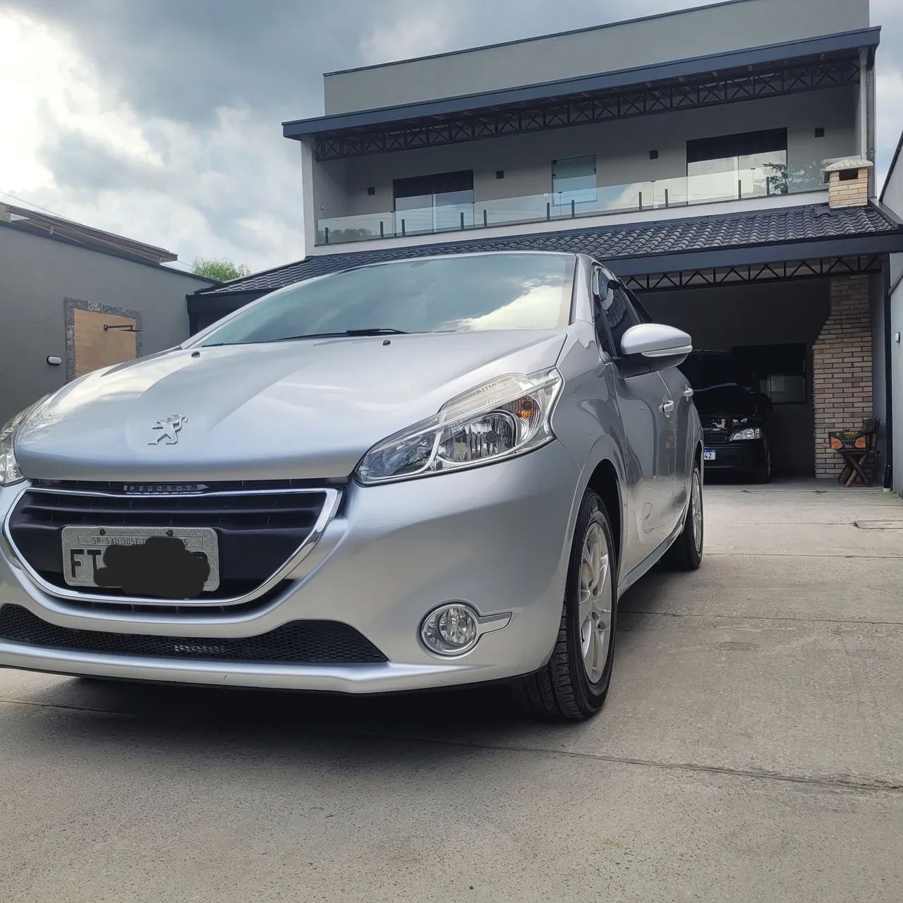 Peugeot 208 1.5 2016 com 58.000km