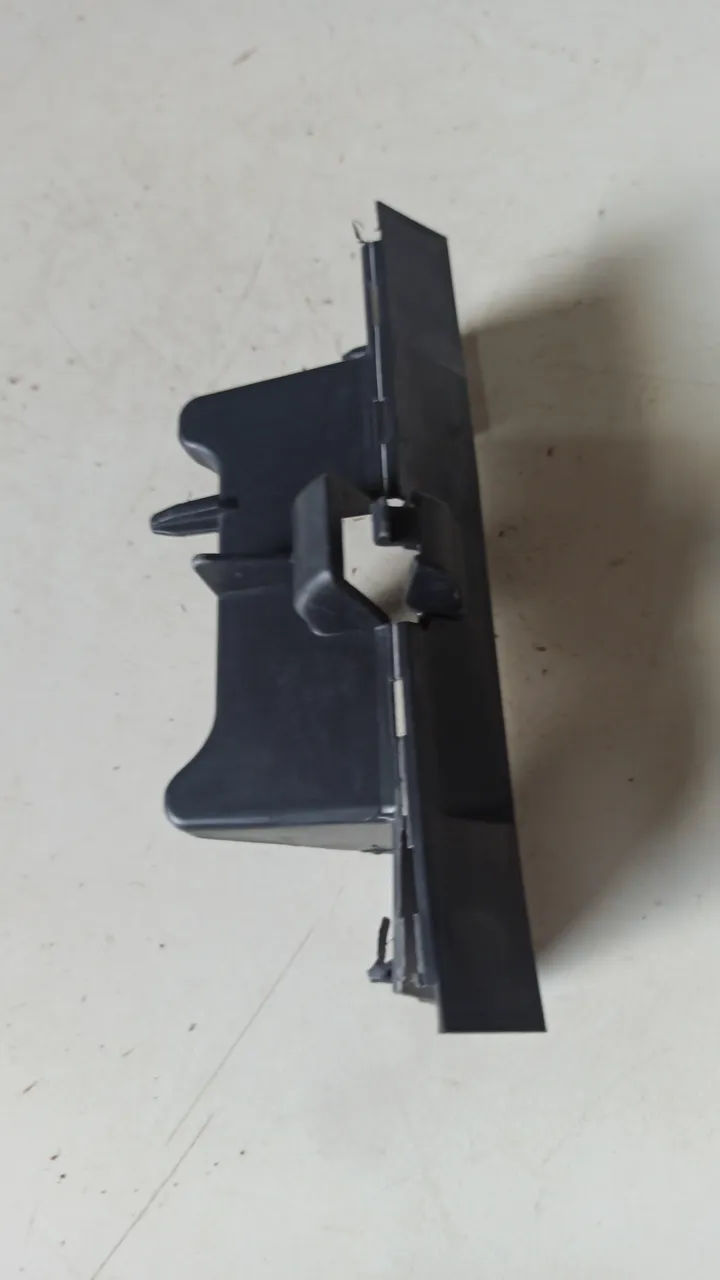 SUPORTE DO RADIADOR DIR RENAULT SANDERO STEPWAY 2022 (DETALHE)