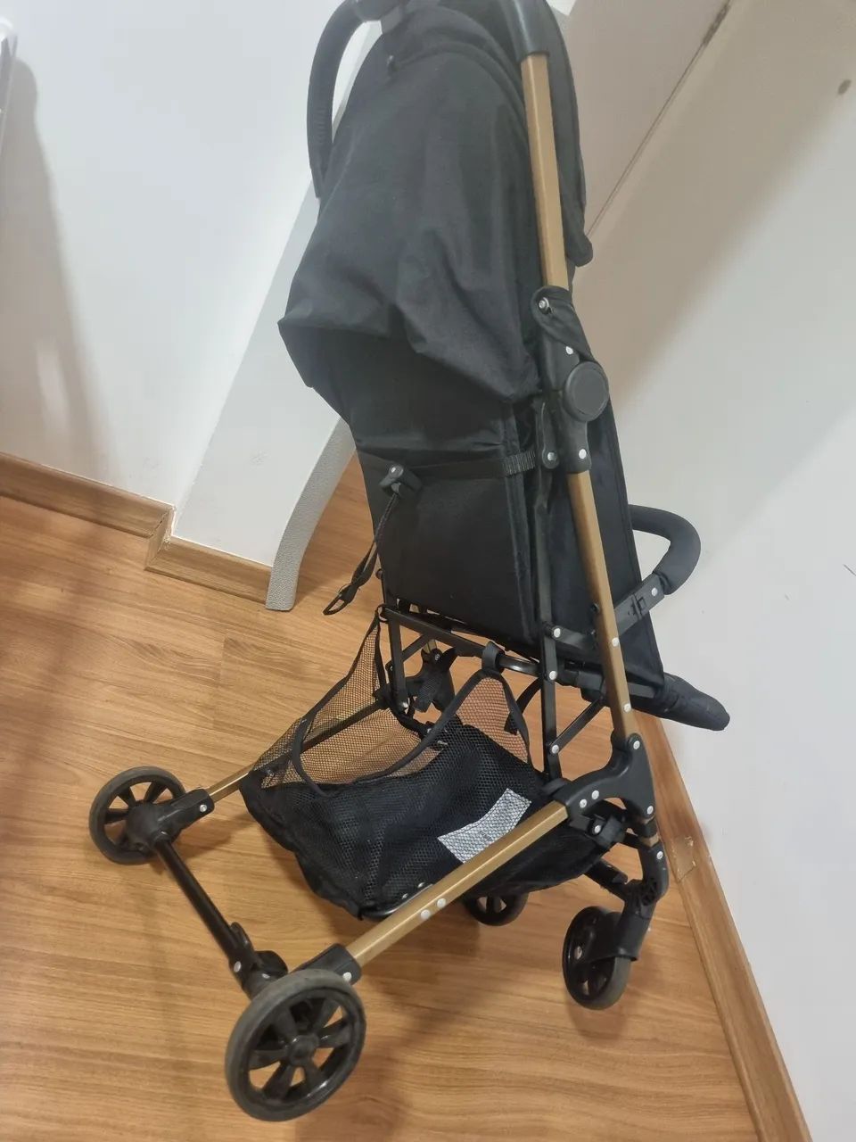 Carrinho de Bebê Galzerano! Leve e Fácil de Transportar Usado! - Foto 5