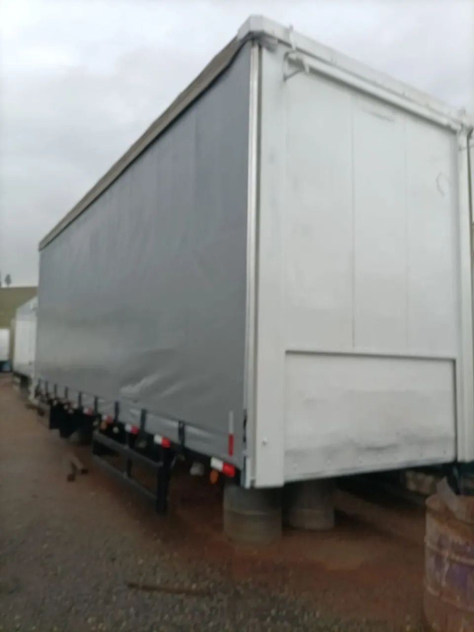 Baú Saider Chapeado - 8,50m x 3m - Excelente Estado - R$ 30.000 - Foto 2