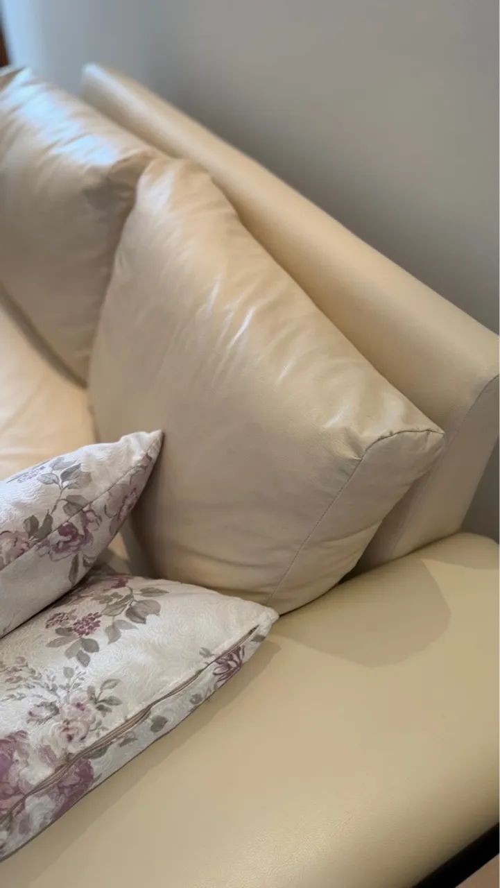 Conjunto de Sofás em Couro Legítimo - 2 e 3 Lugares | Madeira Maciça - Foto 4