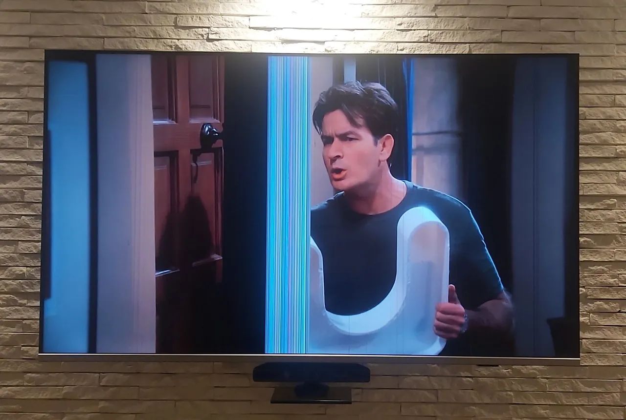 TV com faixas na tela