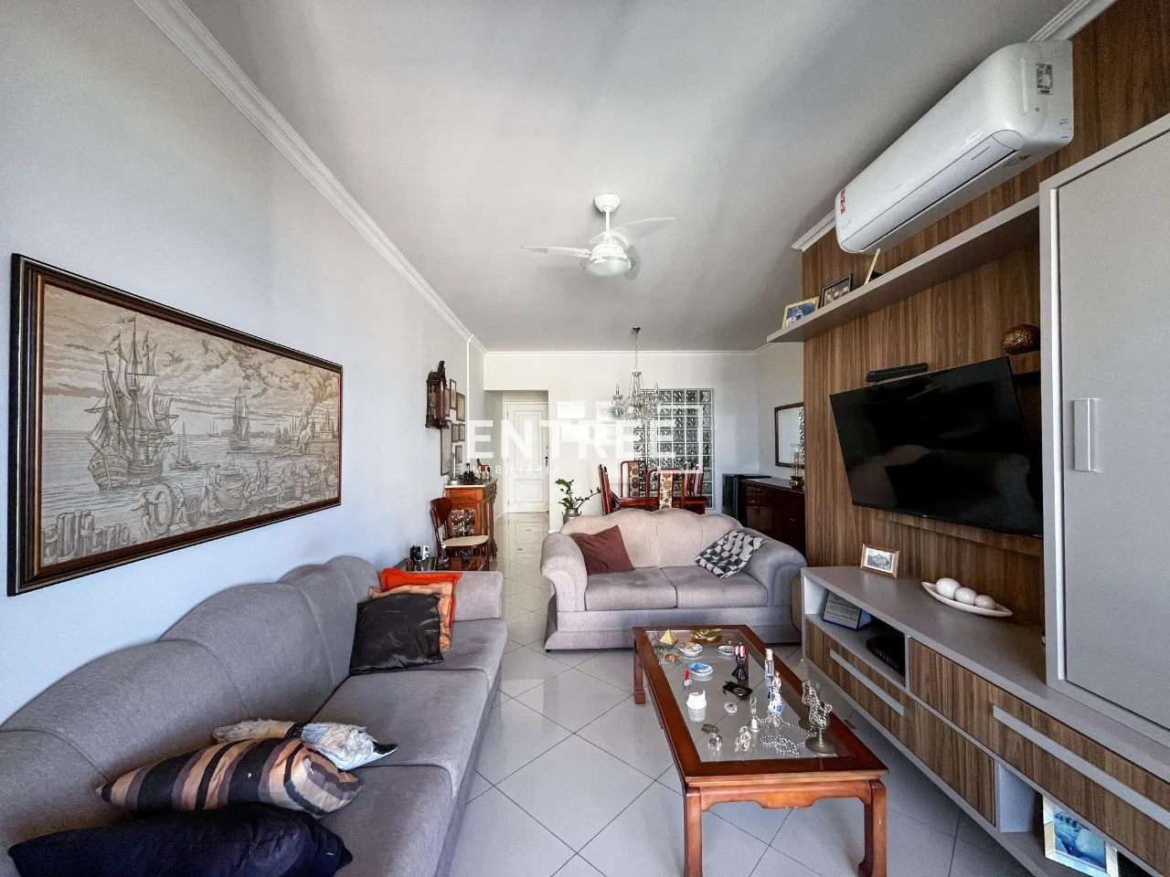 Apartamento com 3 Quartos (sendo 1 Suíte) e 2 Vagas - Centro