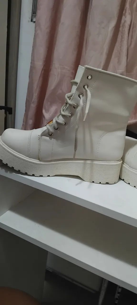 Bota branca de cano baixo - Foto 2