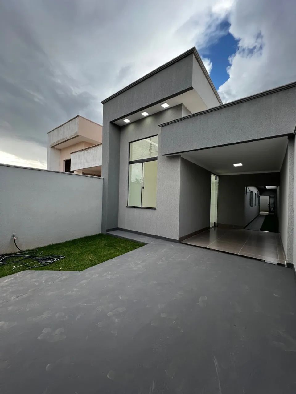 Casa no residencial Solar Central Park, próximo a prefeitura 
