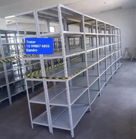Estantes de aço reforçadas 