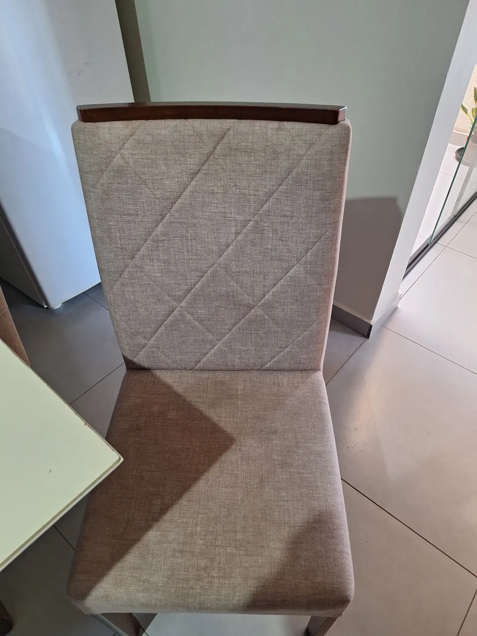 Cadeira estofada para sala de jantar