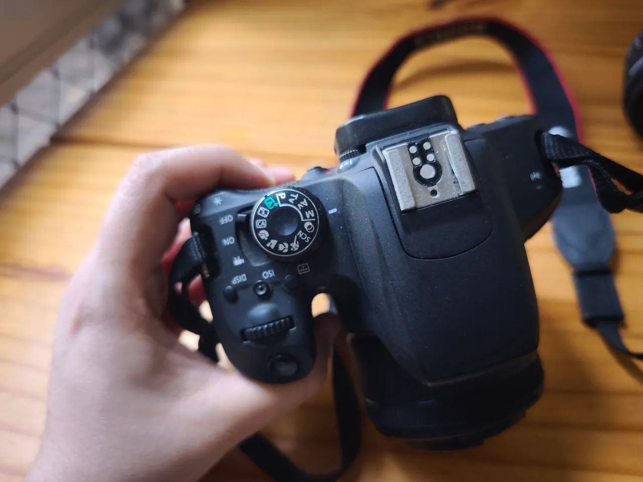 Câmera Canon EOS Rebel T7i + lentes 50mm e 18-55mm - Foto 2