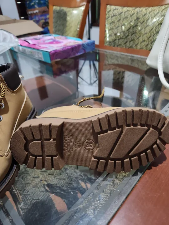 Bota muito nova