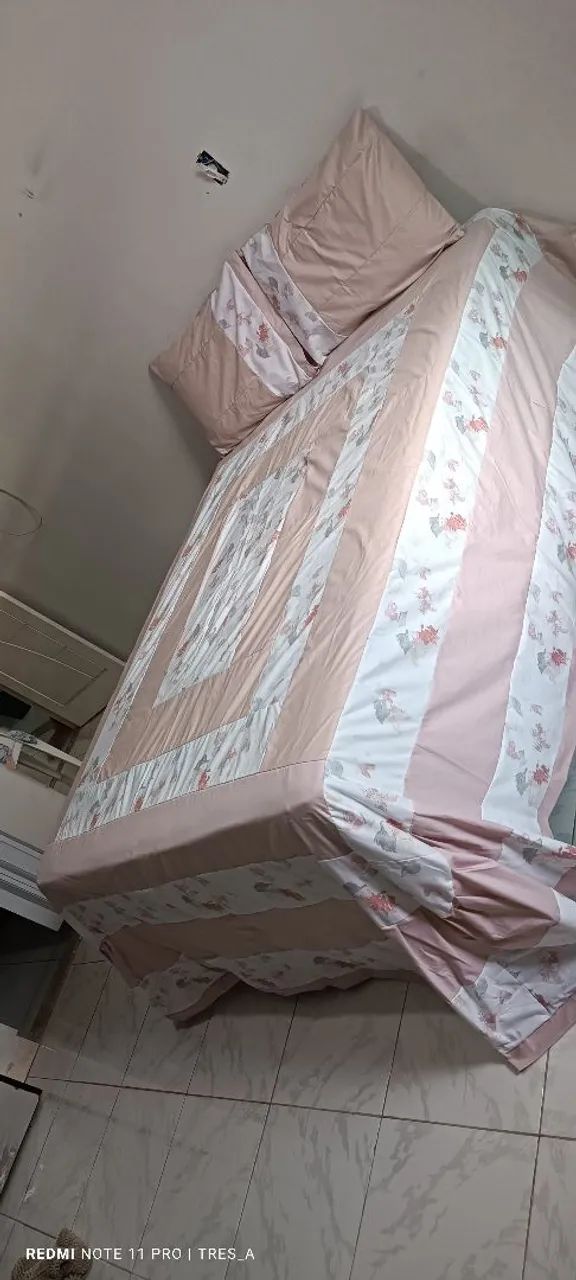 Jogo de Cama Casal com Detalhes em Floral - Foto 2