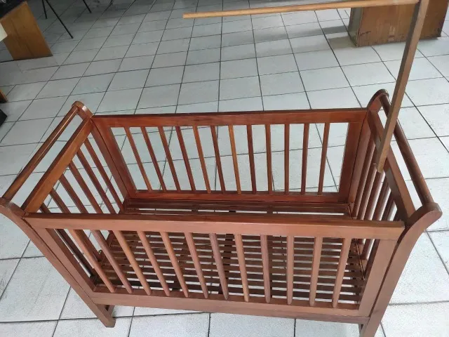 Berço de Mogno Maciço