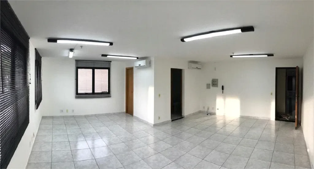 Salas à venda em Saúde - SP