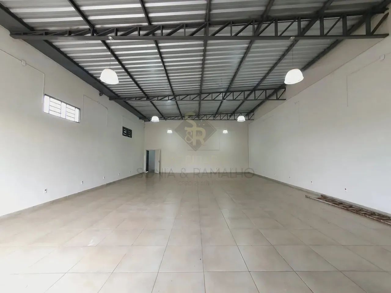 Galpão Comercial para Locação e Venda no Bairro Jardim Cristo Redentor, em Ribeirão Preto 
