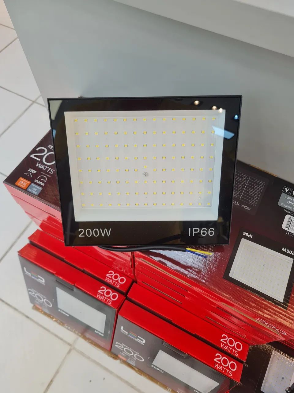 200W LED Reflector64842063305347122