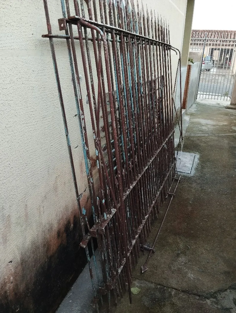 Grades de ferro $200