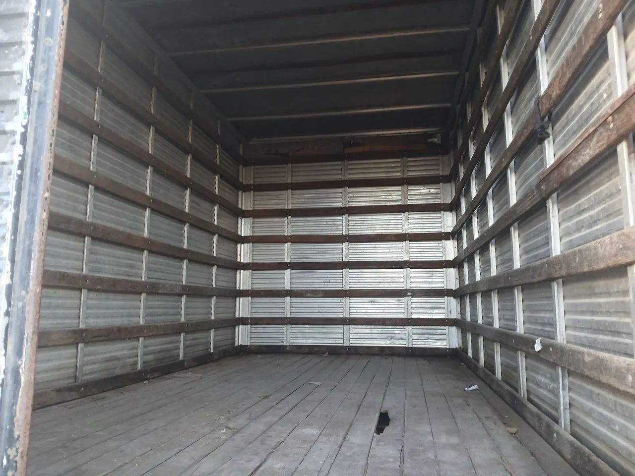 Baú f4000  - Foto 4