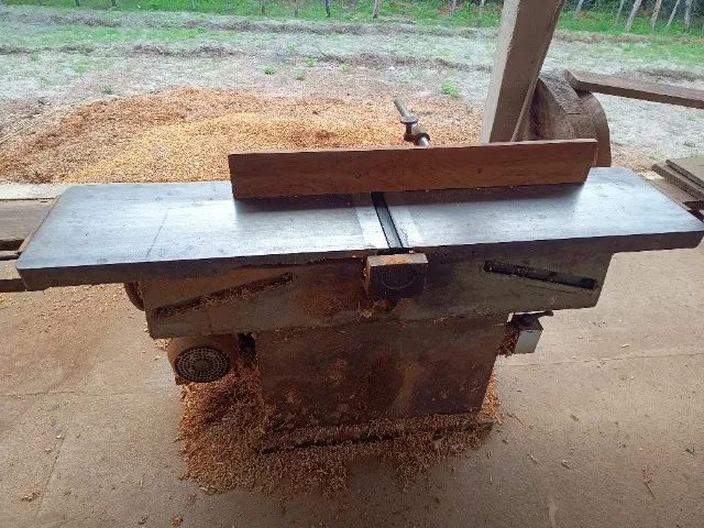 Terreno com 1780mts com area coberta de 20x12 e estufa para madeira - Foto 2