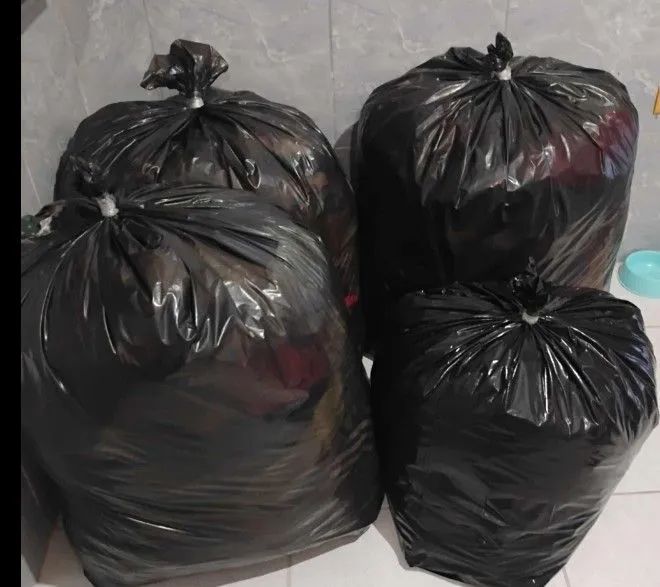 Vendo lotes de roupas preços variados feminino masculino infantil 