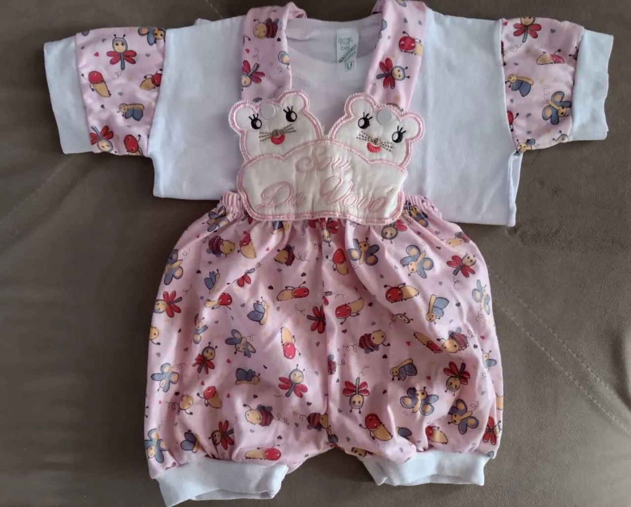 Lote de roupinhas para bebê de 3 meses a 1 ano