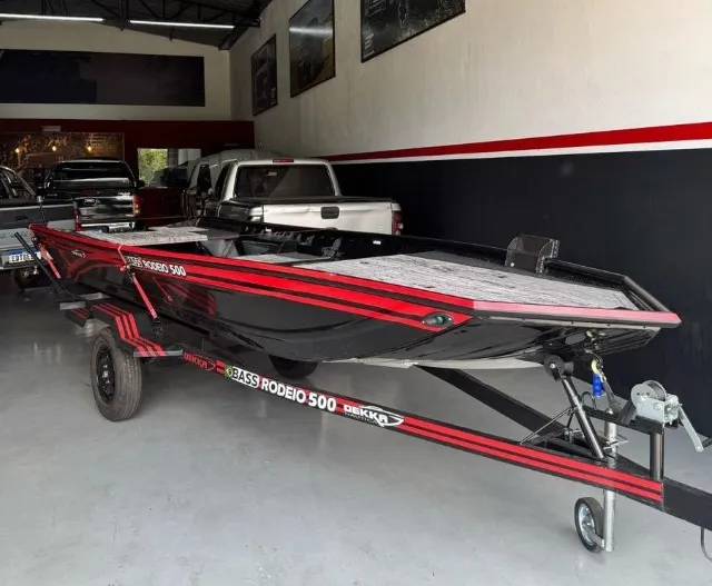Barco Dekka Náutica Bass rodeio 500 2024