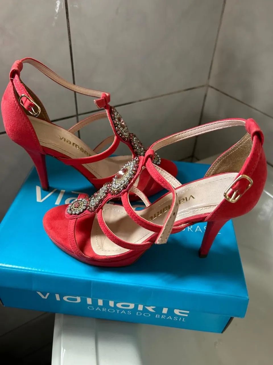 Sandália Via Marte Vermelha com Detalhes - Foto 4