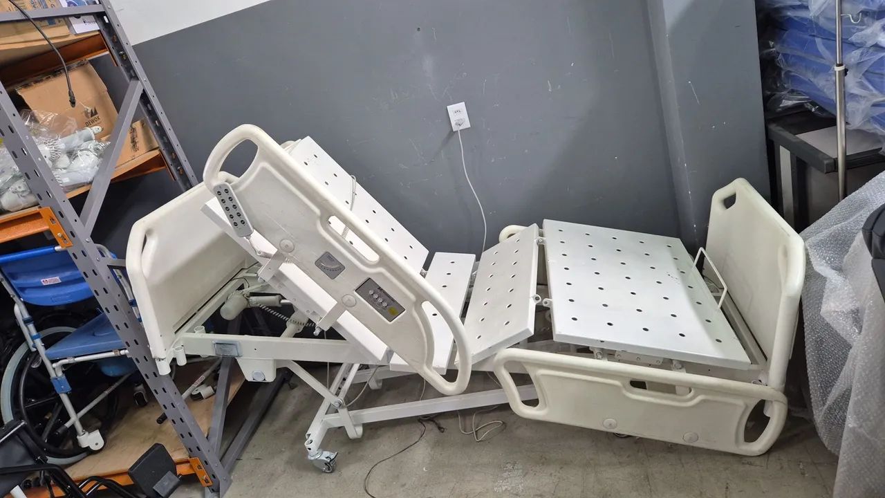 Cama poltrona hospitalar Elétrica 10 movimentos 