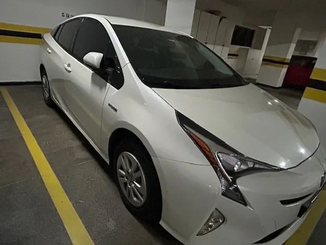 Prius Hybrid 2017 ipva pago, excepcionalmente novo, oportunidade! - Foto 2